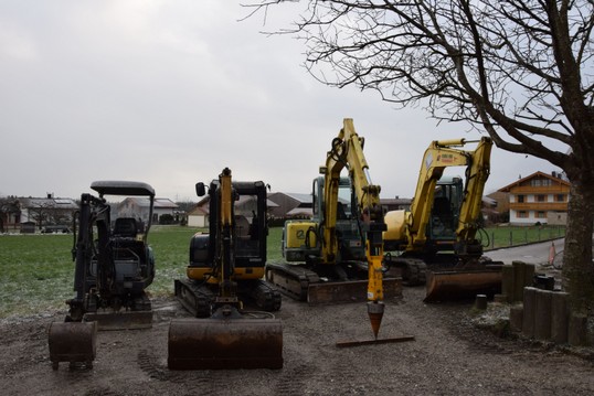 2-strasser-Bagger 1-5-8t.jpg